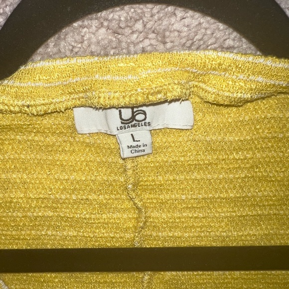 Mustard Flowy Quarter Sleeve scoops Neck Sweater Top - Picture 7 of 7